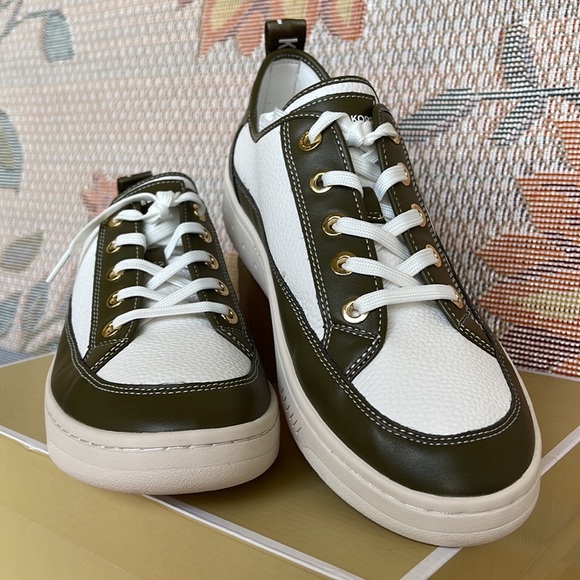 MICHAEL KORS
SHEA LACE UP
FAUX LEATHER
49F3SHFSIL
OLIVE
NEW - Picture 10 of 16